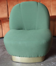 Load image into Gallery viewer, Seda Couch