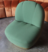 Load image into Gallery viewer, Seda Couch