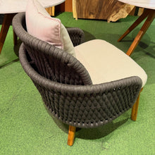 Load image into Gallery viewer, 2532 Accent Chair
