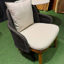 Load image into Gallery viewer, 2532 Accent Chair
