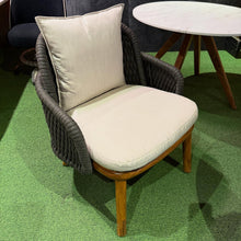 Load image into Gallery viewer, 2532 Accent Chair
