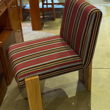 Load image into Gallery viewer, 25107 Chair
