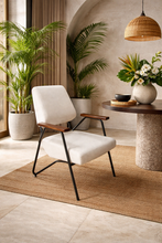 Load image into Gallery viewer, Q21 Chair
