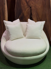 Load image into Gallery viewer, 2585 Accent Chair
