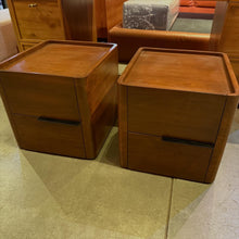 Load image into Gallery viewer, 24207 Side Table
