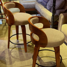 Load image into Gallery viewer, 2585 Bar Chair
