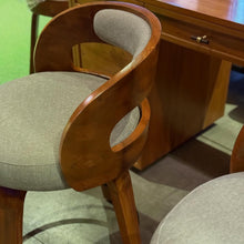 Load image into Gallery viewer, 2585 Bar Chair
