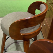 Load image into Gallery viewer, 2585 Bar Chair
