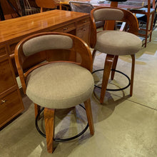 Load image into Gallery viewer, 2585 Bar Chair
