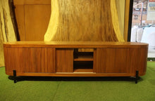 Load image into Gallery viewer, 2585 Console / Media Console / Buffet Cabinet
