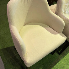 Load image into Gallery viewer, 2594 Chair
