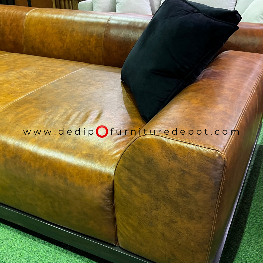 23291 Belarus Couch