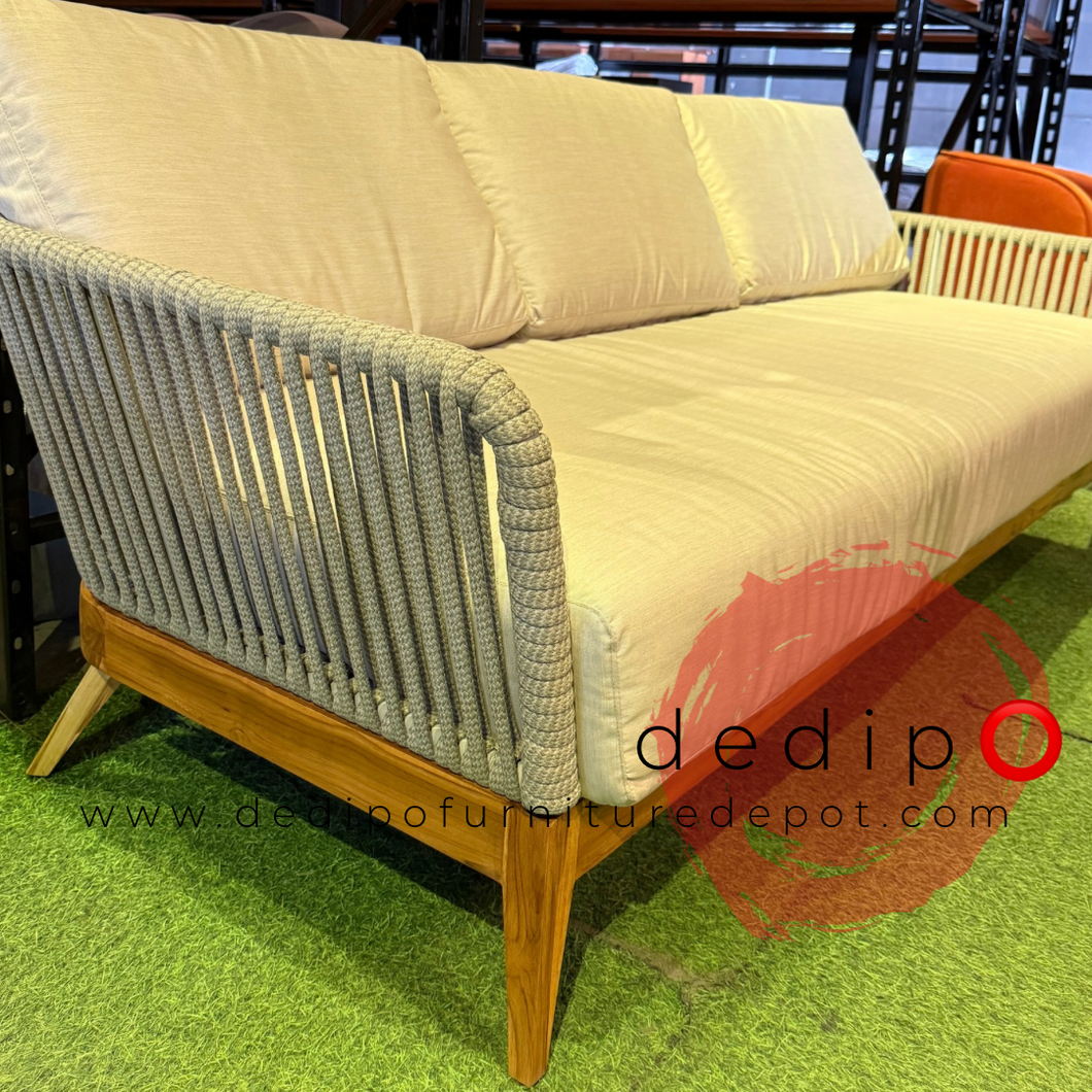 2532 Outdoor Couch
