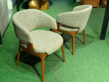 Load image into Gallery viewer, 2585 Chair
