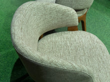Load image into Gallery viewer, 2585 Chair
