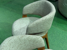 Load image into Gallery viewer, 2585 Chair
