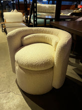 Load image into Gallery viewer, 22192 Accent Chair B
