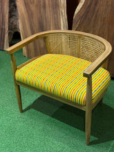 Load image into Gallery viewer, 25106 Accent Chair
