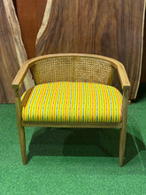 Load image into Gallery viewer, 25106 Accent Chair
