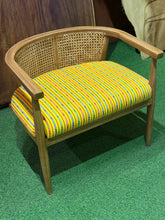 Load image into Gallery viewer, 25106 Accent Chair
