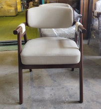 Load image into Gallery viewer, 2654 Chair
