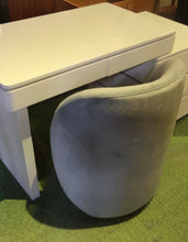 Load image into Gallery viewer, 25123 Vanity Chair
