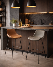 Load image into Gallery viewer, Q31 Bar Chair
