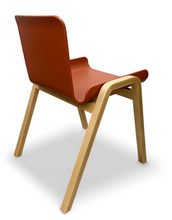 Load image into Gallery viewer, Q32 Chair
