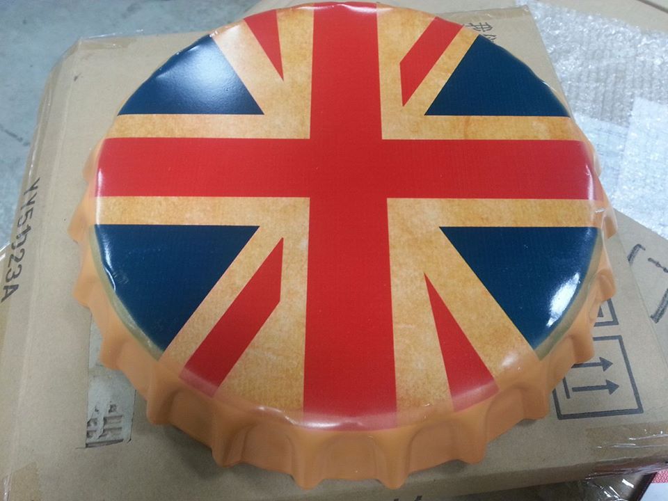 UK Flag Bottle Crown